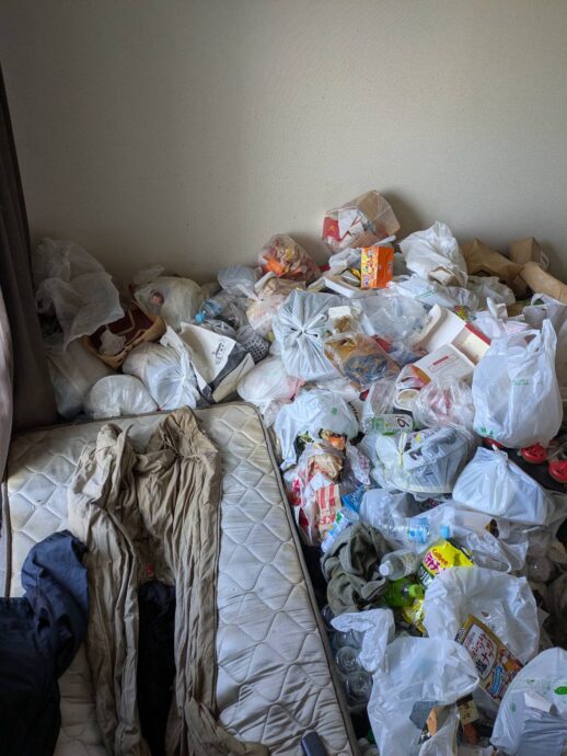 ゴミ屋敷の写真
