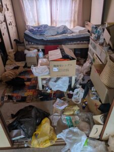長崎県佐世保市のゴミ屋敷の片付け前の画像①