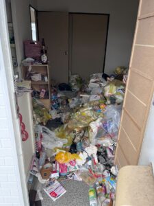 大分県大分市のゴミ屋敷の片付け前の画像1